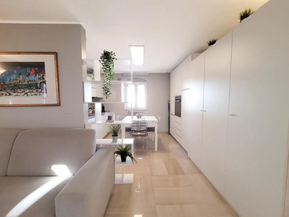 Penthouse In The Heart Of Bari With Terrace公寓 公寓