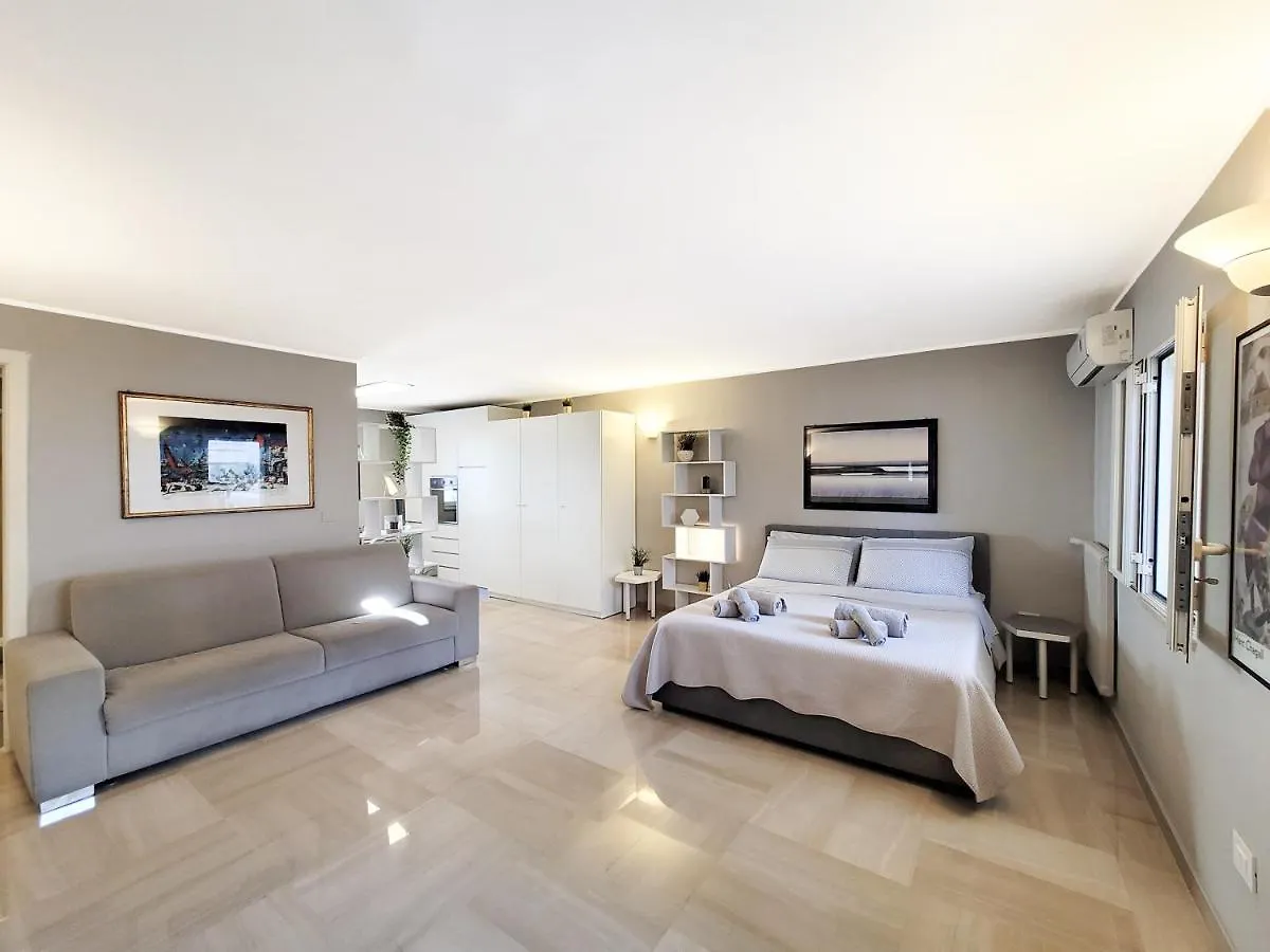 公寓 Penthouse In The Heart Of Bari With Terrace公寓