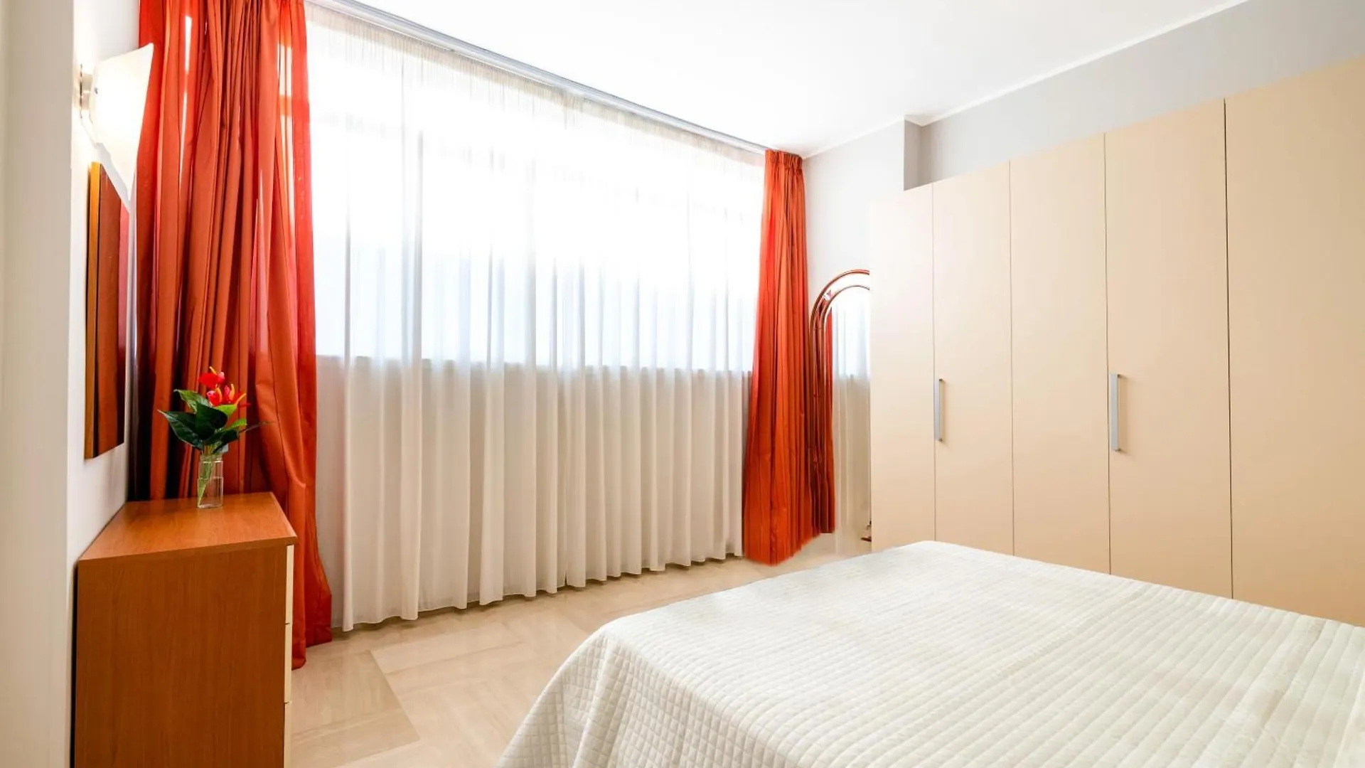 Penthouse In The Heart Of Bari With Terrace公寓