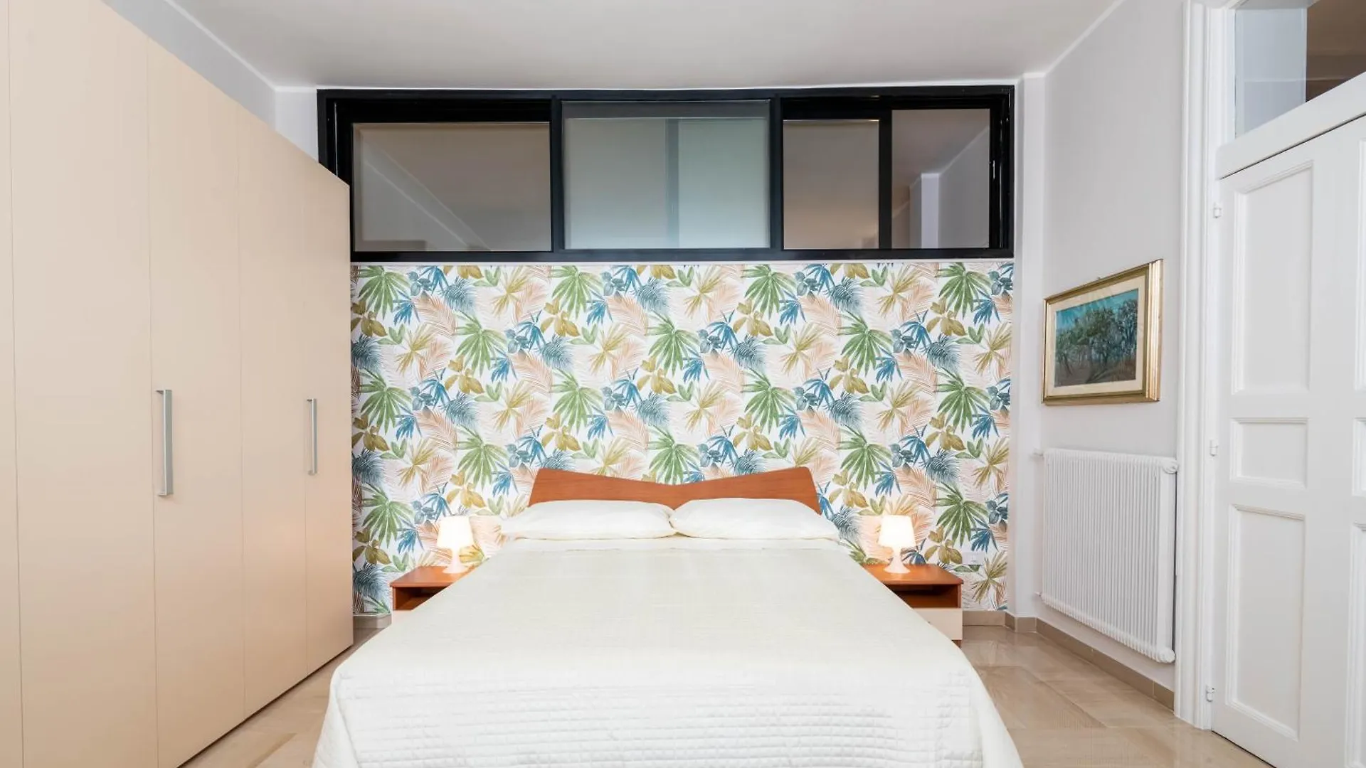 Penthouse In The Heart Of Bari With Terrace公寓 0*,  意大利